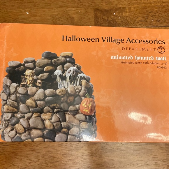 Department 56 Animated Haunted Wall - Picture 1 of 5